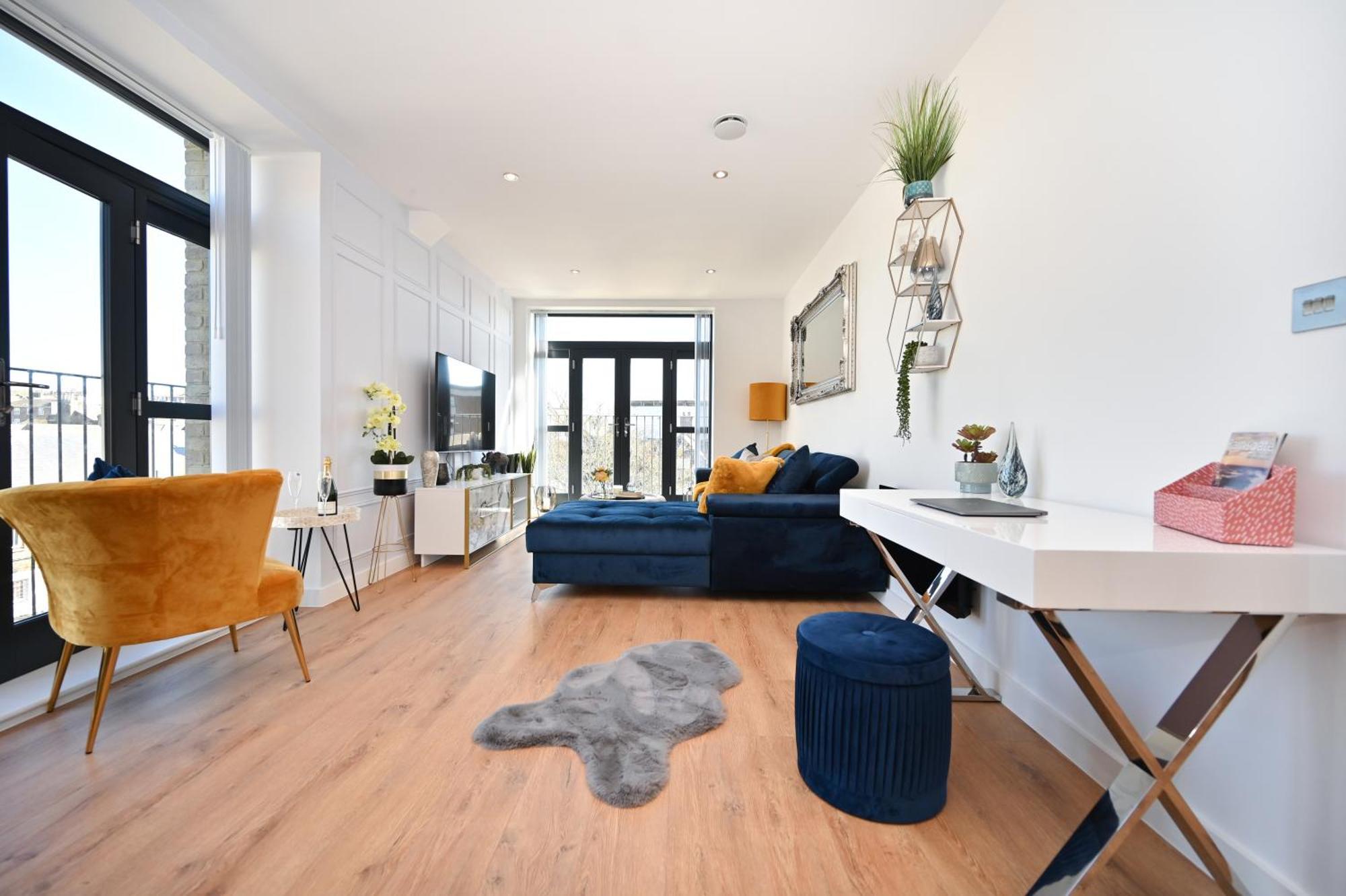 Spacious Designer 2Br Executive Apt, Near Beach & Marina, Central Location Рамсггейт Экстерьер фото